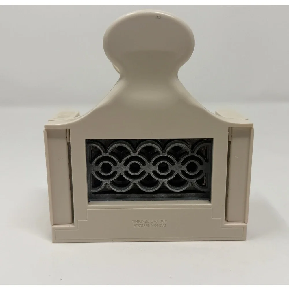 Martha Stewart Crafts Deep Edge Punch – Geometric Medallion - Discontinued